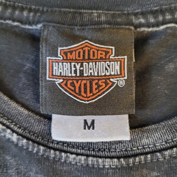 Harley Davidson Womens SZ Medium T-Shirt Gray Black Short Sleeve Black Hills - Picture 3 of 8